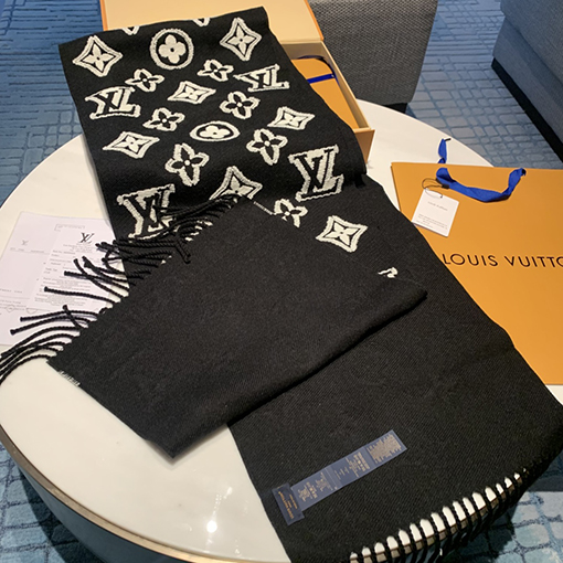 ルイヴィトンコピー 新モデル3Dステレオ Monogram カットアウトスカーフ