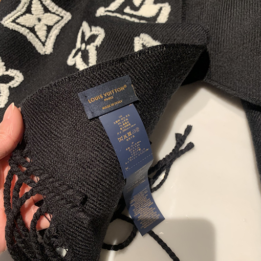 ルイヴィトンコピー 新モデル3Dステレオ Monogram カットアウトスカーフ