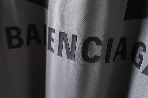 バレンシアガ Balenciaga に重ねできる3Dカットのフェイクスリーピースベスト長袖シャツ