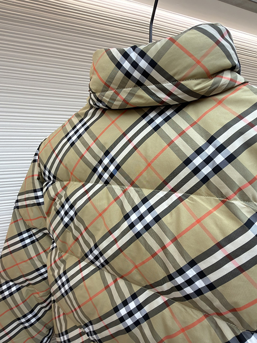 バーバリー Snowdon リバーシブルチェック柄ダウンジャケット