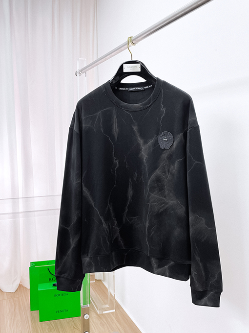 クロムハーツスーパーコピー フロントグラフィックウェビングとロゴデザインのスウェットシャツ