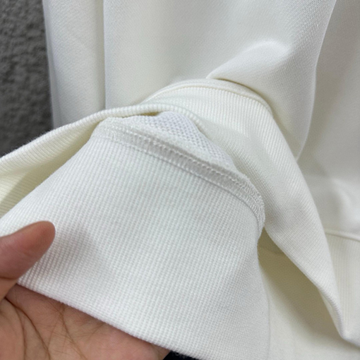 アミ クラシックハートフロックスウェットシャツ