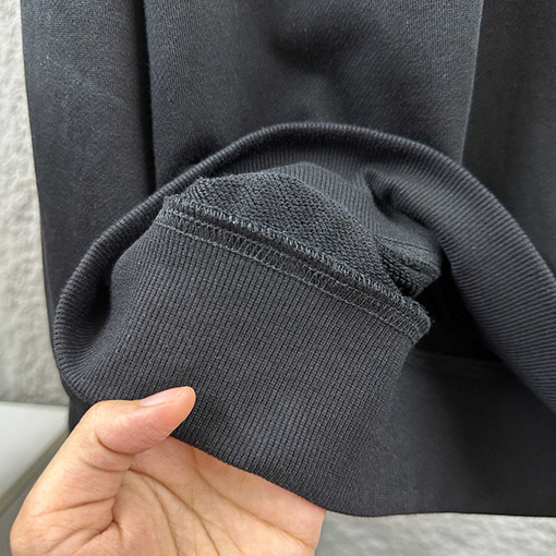 アミ クラシックハートフロックスウェットシャツ