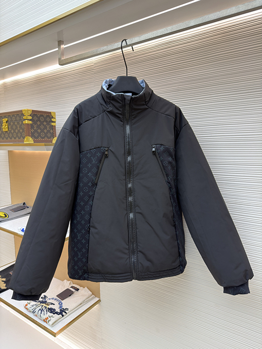 ルイヴィトンスーパーコピー バッジロゴリバーシブルタートルネックジャケット