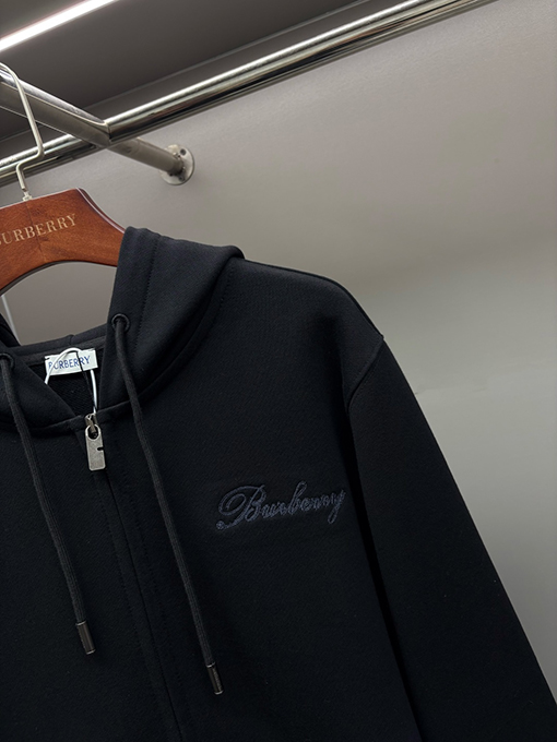 バーバリーコピー チェック柄の筆記ロゴをあしらったコットンジップアップパーカー