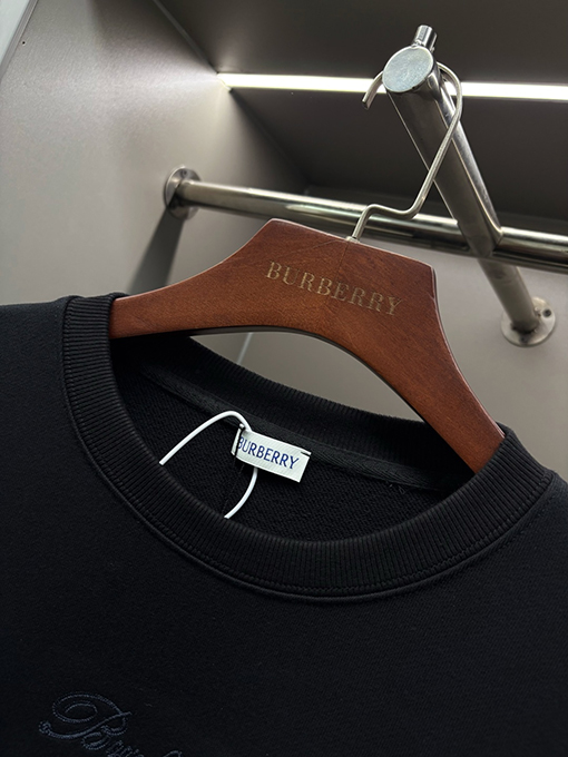 バーバリー チェック柄の筆記ロゴをあしらったクルーネックスウェットシャツ