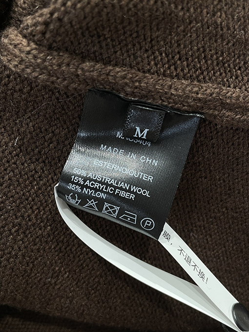 アクネストゥディオズコピー Acne Studios シグネチャー刺繍入りVネックニットセーター