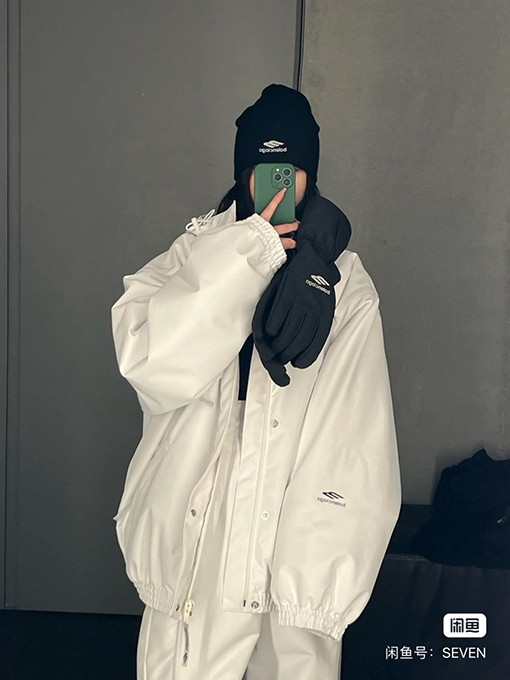 バレンシアガ BALENCIAGA ダークな柄のフード付きジャケット