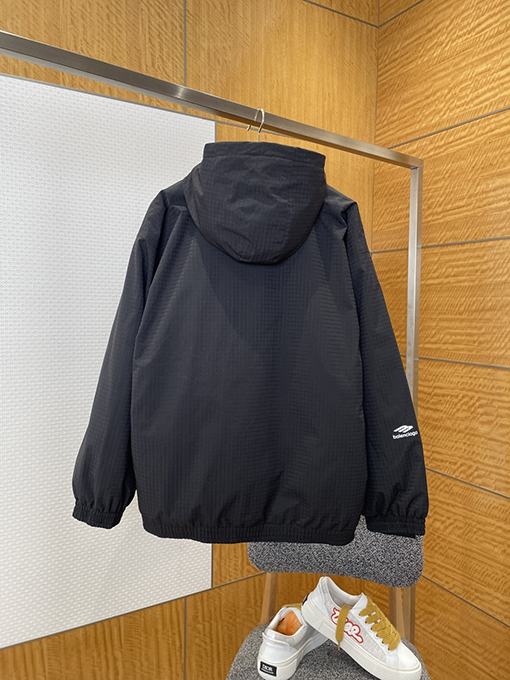 バレンシアガ BALENCIAGA ダークな柄のフード付きジャケット