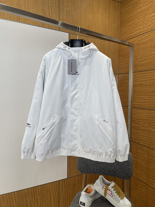 バレンシアガ BALENCIAGA ダークな柄のフード付きジャケット