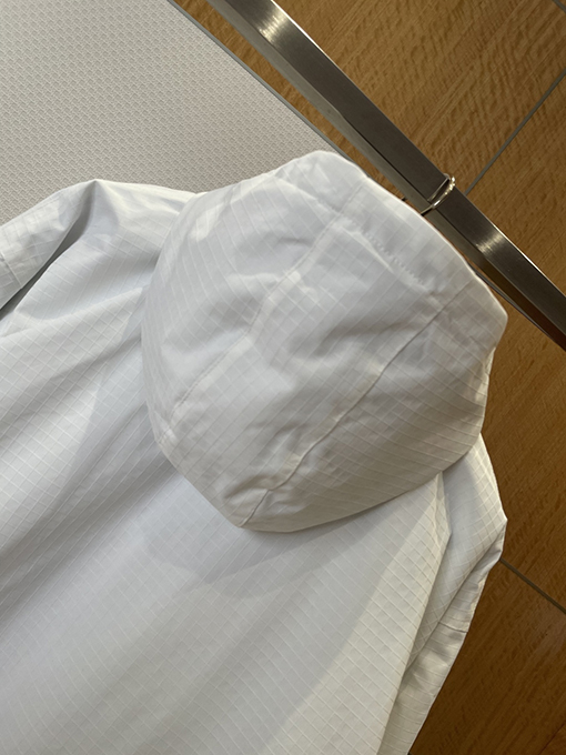 バレンシアガ BALENCIAGA ダークな柄のフード付きジャケット