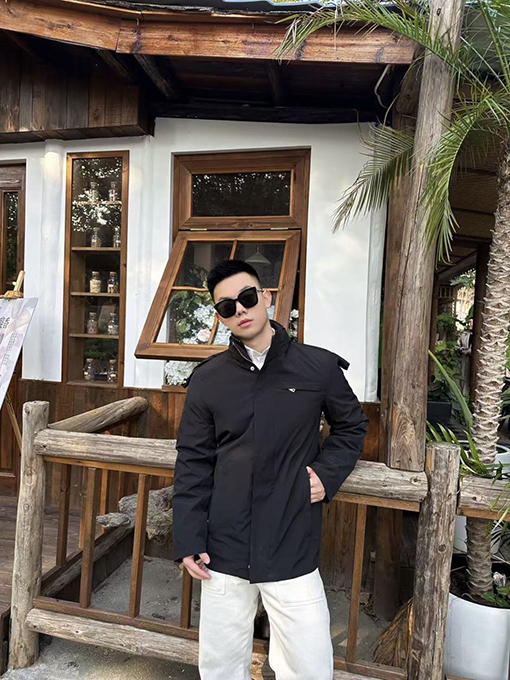 プラダスーパーコピー 隠しフード付きツーピースジャケット