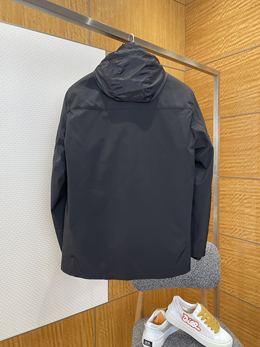 プラダスーパーコピー 隠しフード付きツーピースジャケット