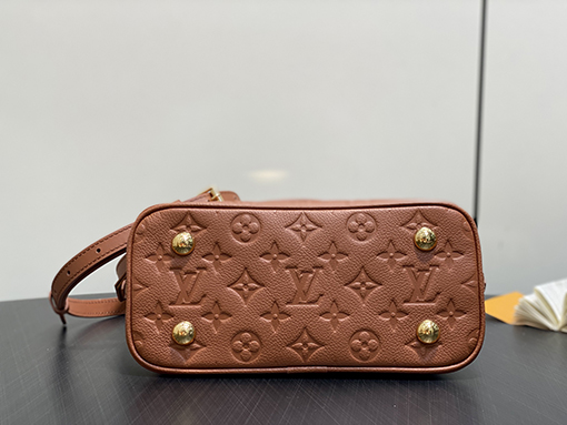 ルイヴィトン LV Alma bb クラシックなオールレザーエンボスシェルバッグ M26489 M28661