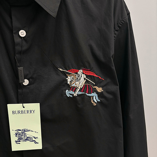 バーバリー 刺繍ロゴ長袖シャツ