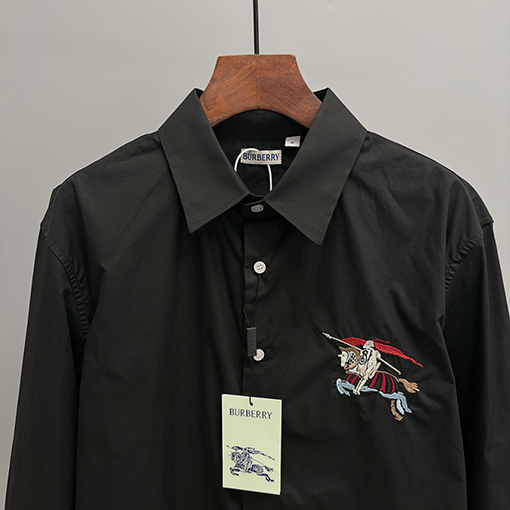 バーバリー 刺繍ロゴ長袖シャツ