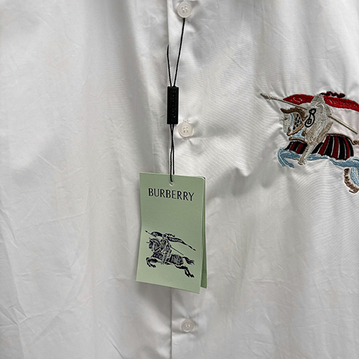 バーバリー 刺繍ロゴ長袖シャツ