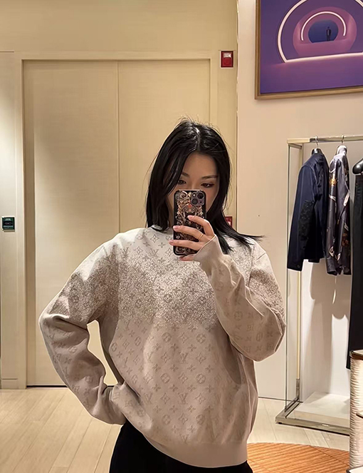 ルイヴィトンコピー グラデーションモノグラムラウンドネックニットセーター