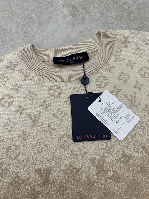 ルイヴィトンコピー グラデーションモノグラムラウンドネックニットセーター