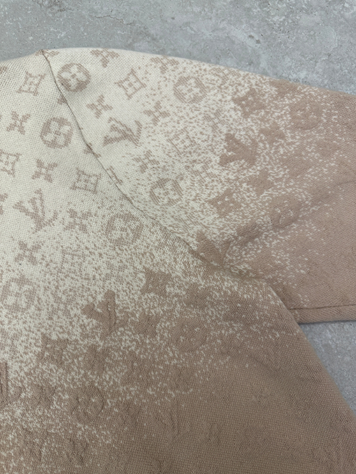 ルイヴィトンコピー グラデーションモノグラムラウンドネックニットセーター