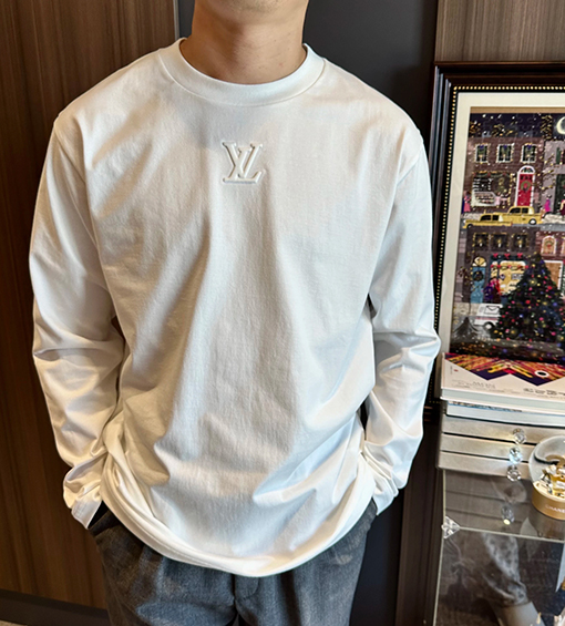 ルイヴィトンスーパーコピー クラシックなエンボスの長袖シャツ