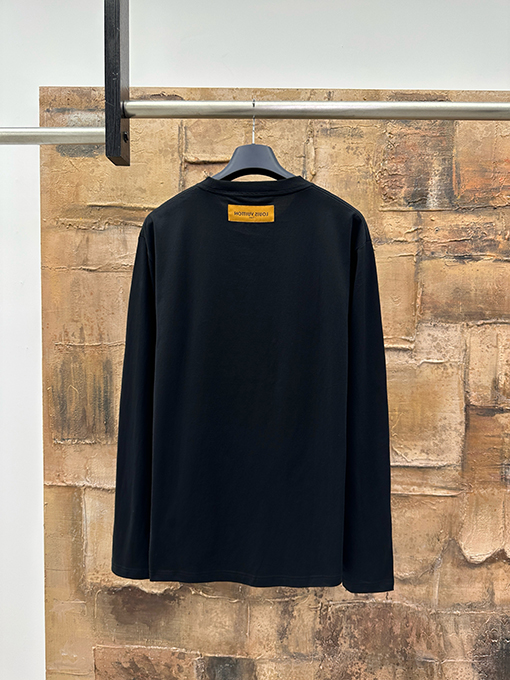 ルイヴィトンスーパーコピー クラシックなエンボスの長袖シャツ