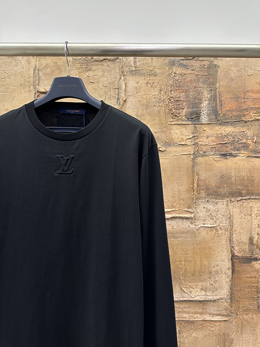 ルイヴィトンスーパーコピー クラシックなエンボスの長袖シャツ