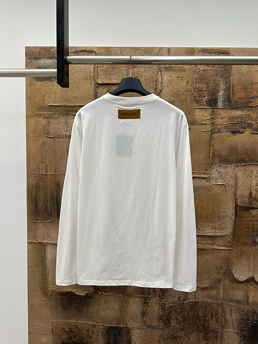 ルイヴィトンスーパーコピー クラシックなエンボスの長袖シャツ