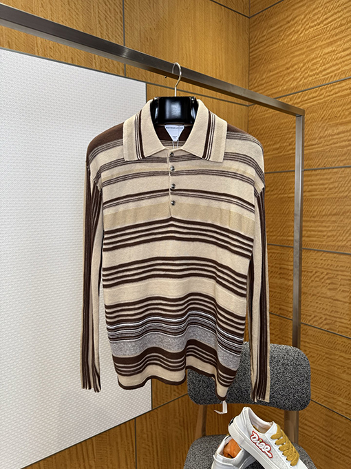 ボッテガヴェネタ ストライプの襟付き長袖ポロシャツ