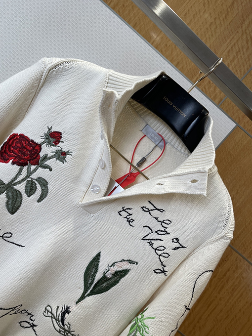 ディオール 花の刺繍ハーフオープンニットセーター