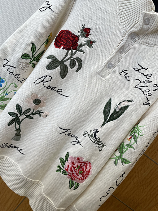 ディオール 花の刺繍ハーフオープンニットセーター
