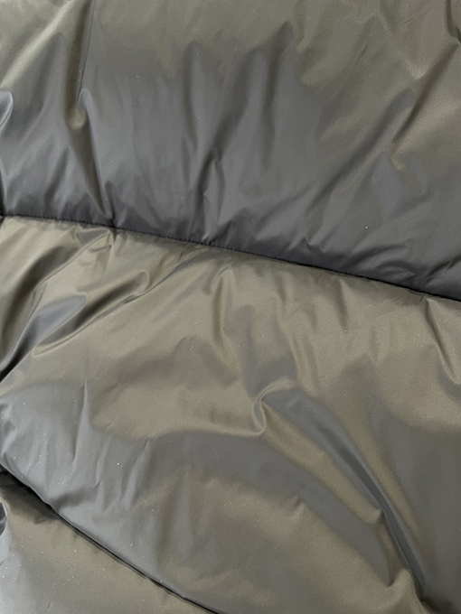 モンクレール スタンドカラーのカラーブロックダウンジャケット