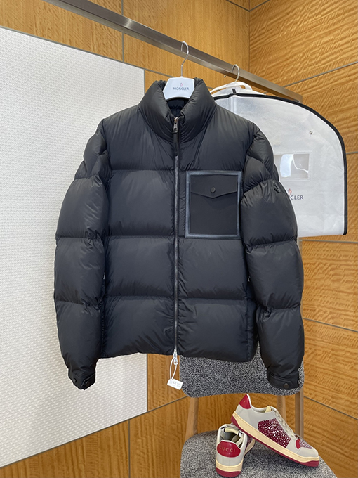 モンクレールコピー パッチワークポケットスタンドカラーダウンジャケット