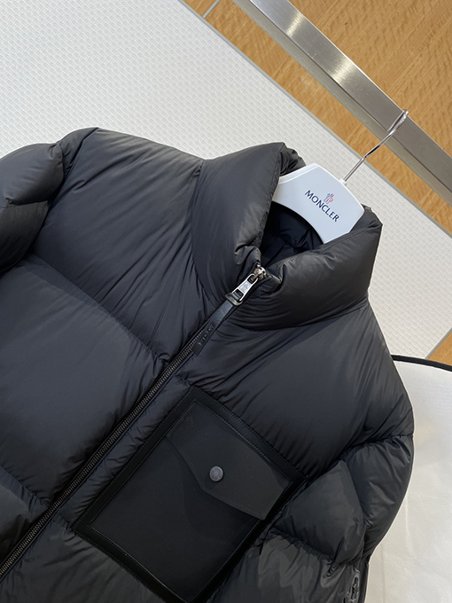 モンクレールコピー パッチワークポケットスタンドカラーダウンジャケット