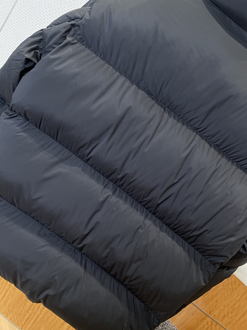 モンクレールコピー パッチワークポケットスタンドカラーダウンジャケット