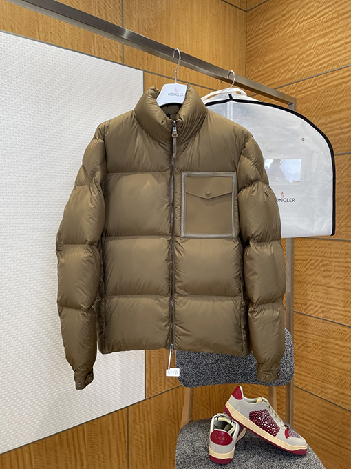モンクレールコピー パッチワークポケットスタンドカラーダウンジャケット