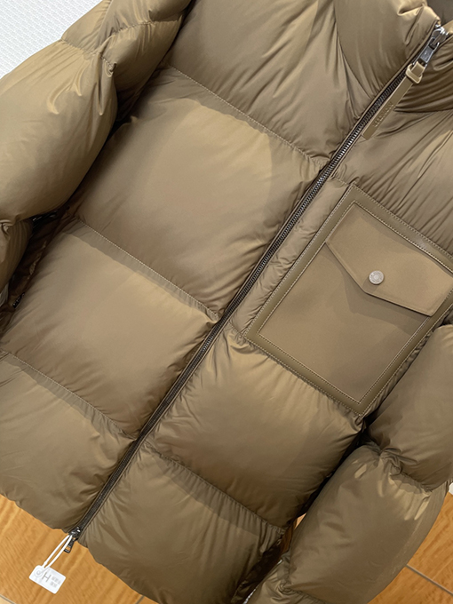 モンクレールコピー パッチワークポケットスタンドカラーダウンジャケット