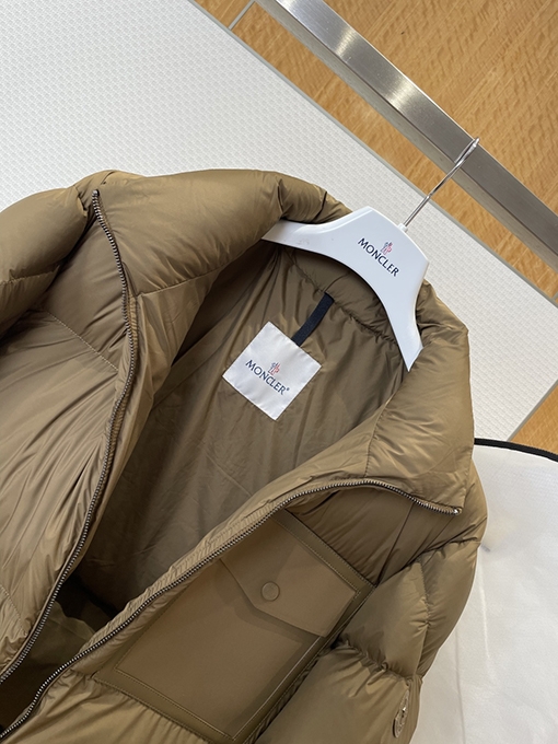 モンクレールコピー パッチワークポケットスタンドカラーダウンジャケット