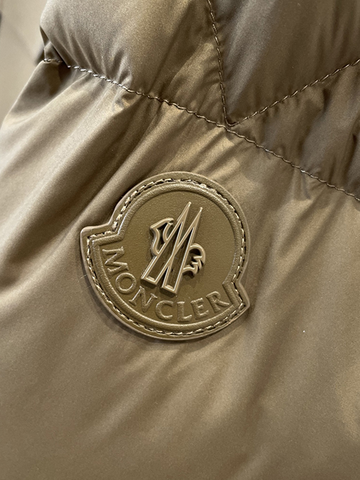 モンクレールコピー パッチワークポケットスタンドカラーダウンジャケット