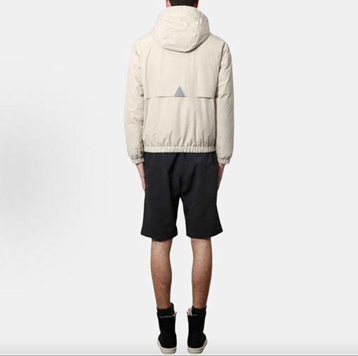 モンクレール リバーシブルロゴフード付きダウンジャケット