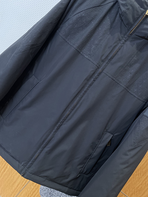 ルイヴィトン エンボスのジャカード織りレザーラベル付きフード付きジャケット