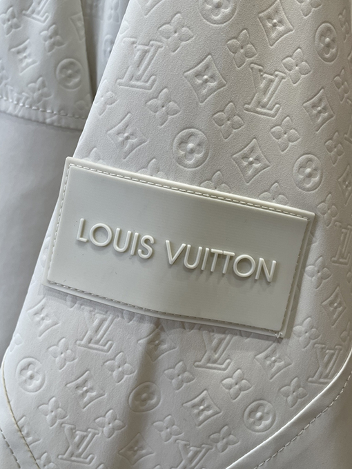 ルイヴィトン エンボスのジャカード織りレザーラベル付きフード付きジャケット