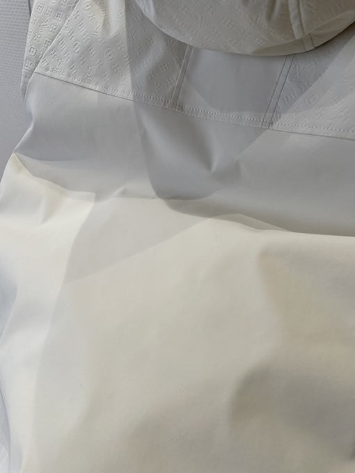 ルイヴィトン エンボスのジャカード織りレザーラベル付きフード付きジャケット