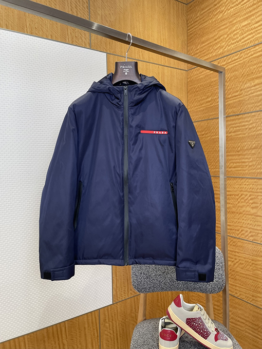 プラダスーパーコピー レッドレーベル フード付きダウンジャケット