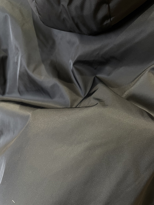 プラダスーパーコピー レッドレーベル フード付きダウンジャケット