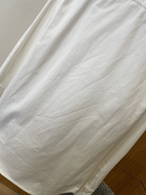 グッチ 家紋の刺繍入りデニムシャツ