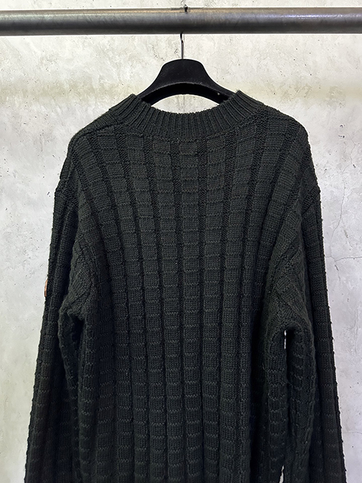 モンクレールコピー エンボスニットロゴセーター