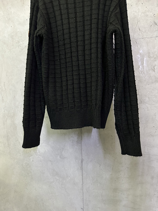 モンクレールコピー エンボスニットロゴセーター