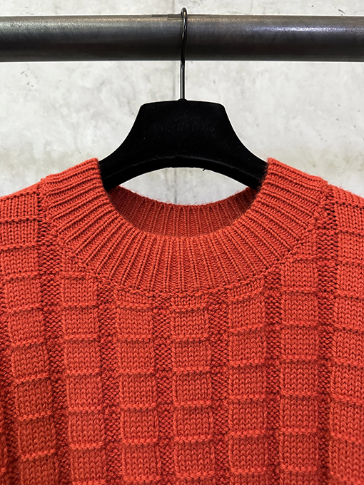 モンクレールコピー エンボスニットロゴセーター