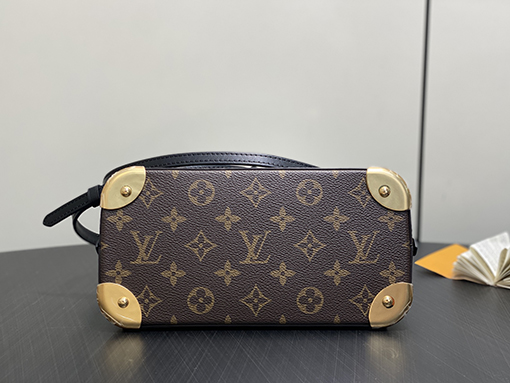 ルイヴィトン LV Alma BB リベットチェーンシェルバッグ M26084